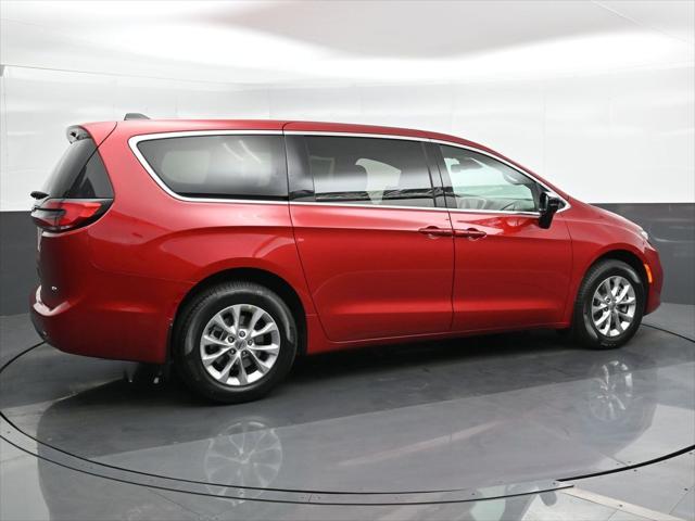 2025 Chrysler Pacifica PACIFICA SELECT AWD