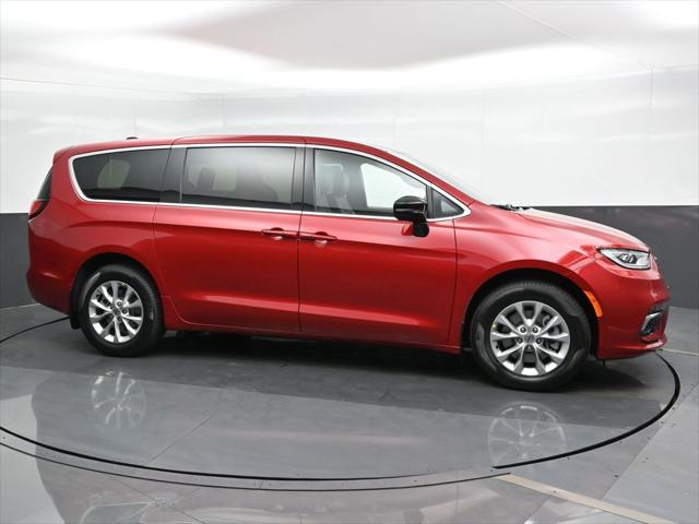 2025 Chrysler Pacifica PACIFICA SELECT AWD