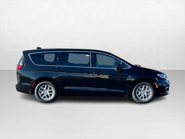 2025 Chrysler Pacifica PACIFICA SELECT