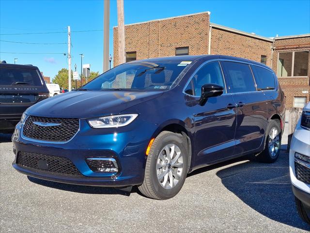 2025 Chrysler Pacifica PACIFICA SELECT AWD