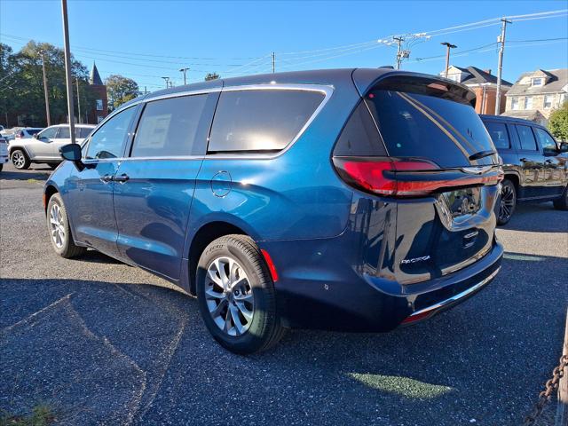 2025 Chrysler Pacifica PACIFICA SELECT AWD