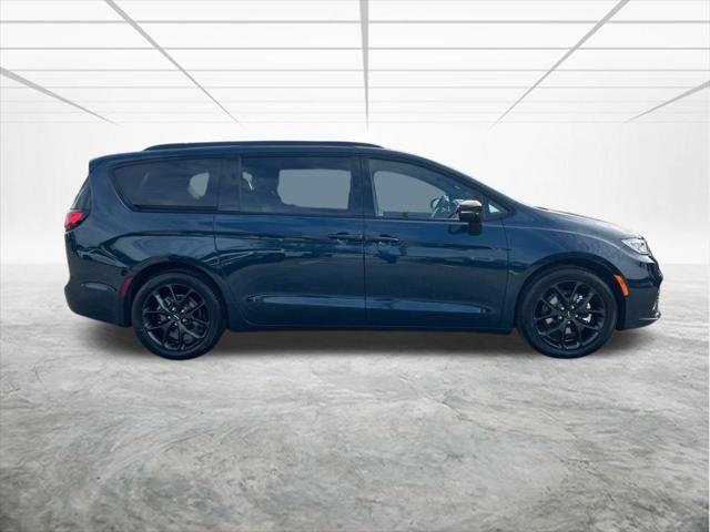 2025 Chrysler Pacifica PACIFICA LIMITED