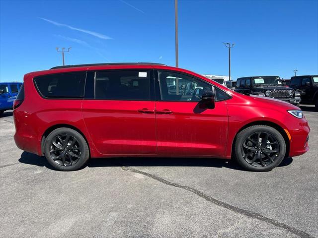 2025 Chrysler Pacifica PACIFICA LIMITED