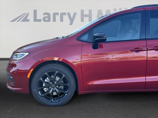 2025 Chrysler Pacifica PACIFICA LIMITED