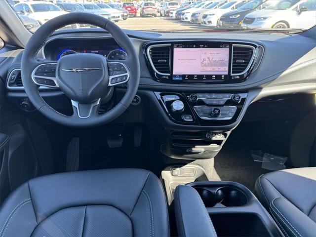 2025 Chrysler Pacifica PACIFICA SELECT AWD