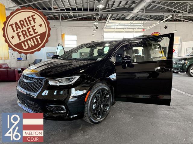 2025 Chrysler Pacifica PACIFICA LIMITED
