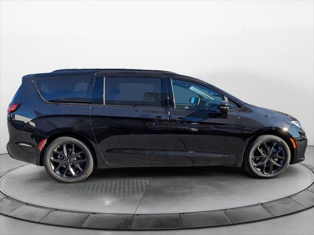 2025 Chrysler Pacifica PACIFICA LIMITED