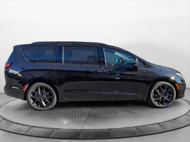 2025 Chrysler Pacifica PACIFICA LIMITED