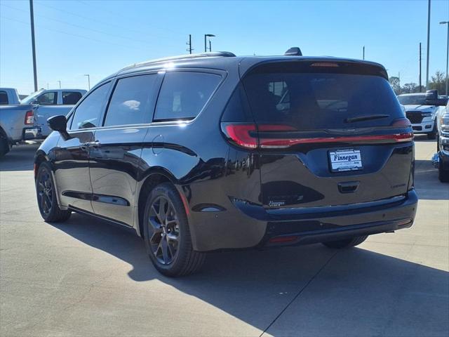 2025 Chrysler Pacifica PACIFICA LIMITED