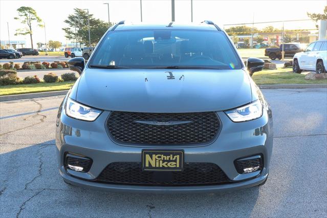 2025 Chrysler Pacifica PACIFICA LIMITED