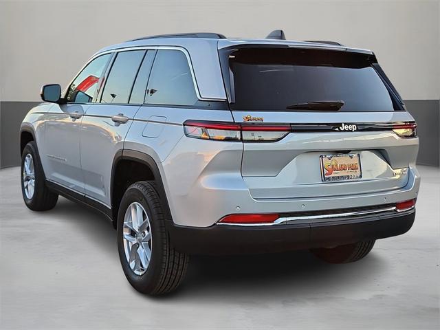 2025 Jeep Grand Cherokee GRAND CHEROKEE LAREDO X 4X2