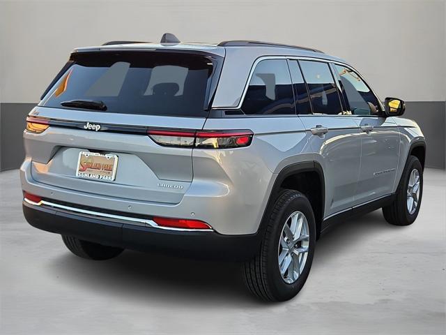 2025 Jeep Grand Cherokee GRAND CHEROKEE LAREDO X 4X2