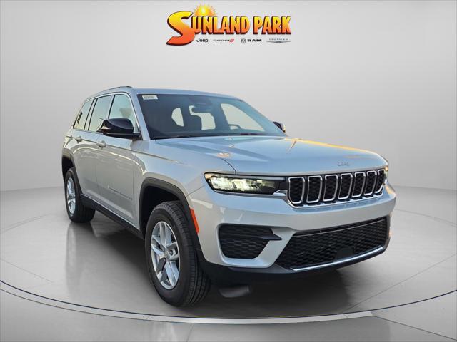 2025 Jeep Grand Cherokee GRAND CHEROKEE LAREDO X 4X2
