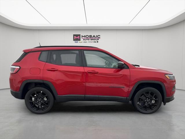 2025 Jeep Compass COMPASS LATITUDE 4X4