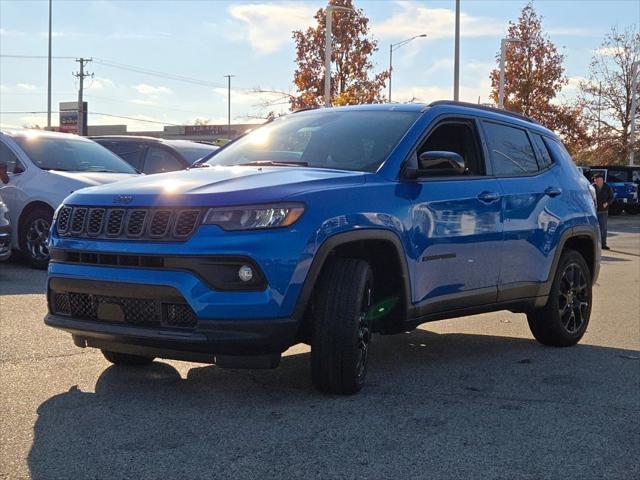 2025 Jeep Compass COMPASS LATITUDE 4X4