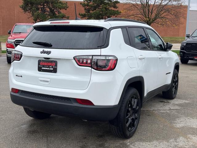 2025 Jeep Compass COMPASS LATITUDE 4X4