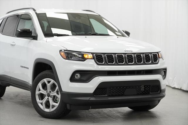 2025 Jeep Compass COMPASS LATITUDE 4X4