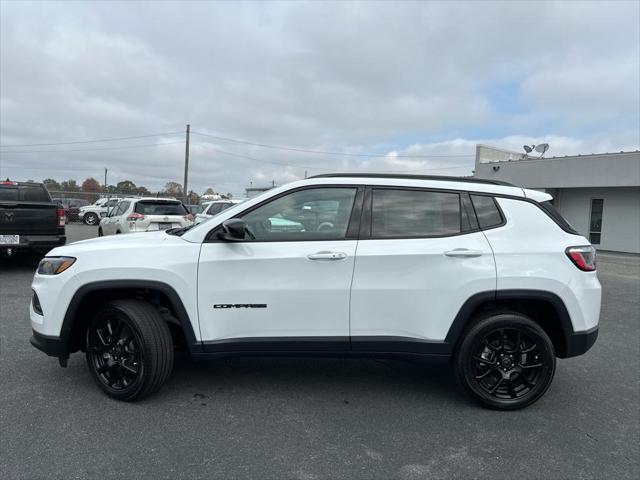 2025 Jeep Compass COMPASS LATITUDE 4X4