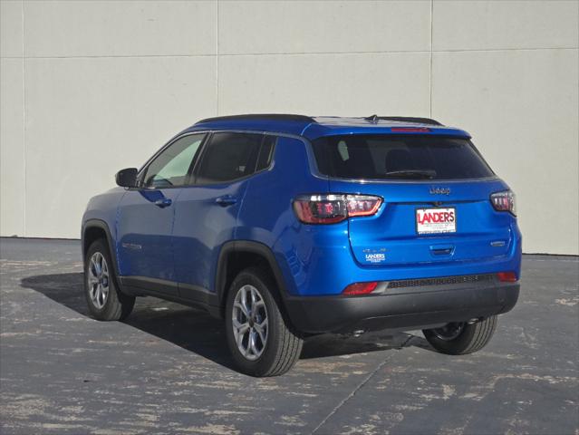 2025 Jeep Compass COMPASS LATITUDE 4X4