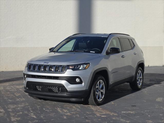 2025 Jeep Compass COMPASS LATITUDE 4X4