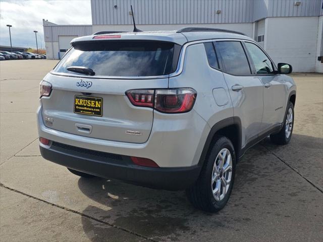 2025 Jeep Compass COMPASS LATITUDE 4X4