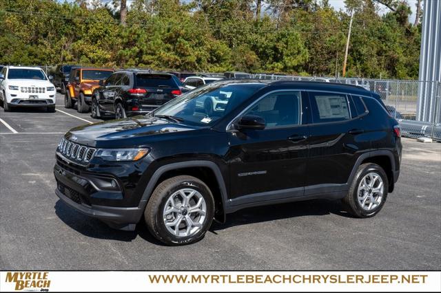 2025 Jeep Compass COMPASS LATITUDE 4X4