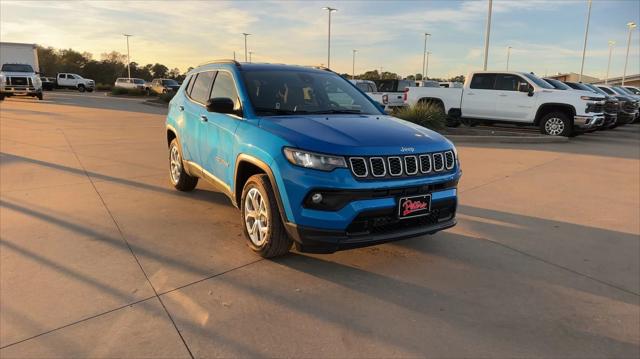 2025 Jeep Compass COMPASS LATITUDE 4X4
