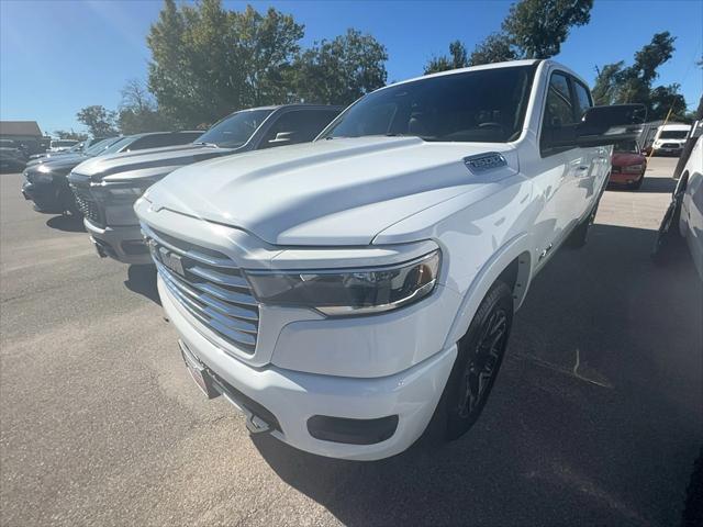 2025 RAM Ram 1500 RAM 1500 LARAMIE CREW CAB 4X4 57 BOX