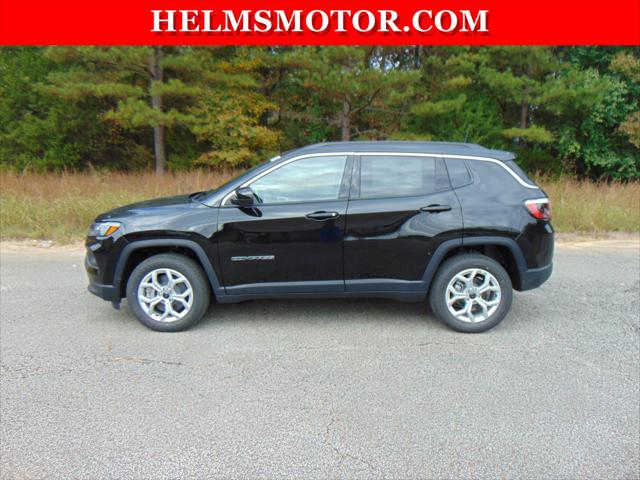 2025 Jeep Compass COMPASS LATITUDE 4X4