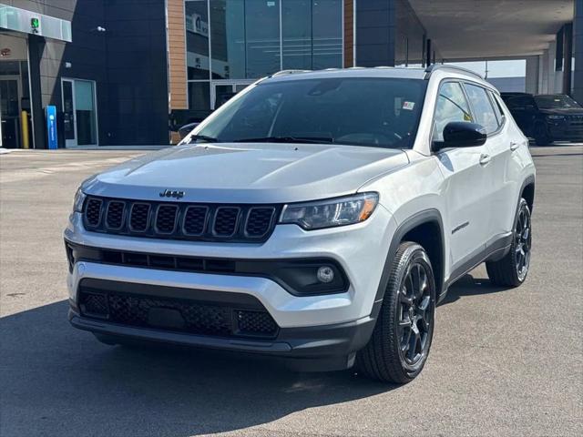 2025 Jeep Compass COMPASS LATITUDE 4X4