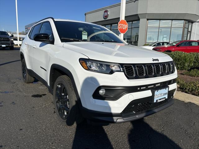 2025 Jeep Compass COMPASS LATITUDE 4X4