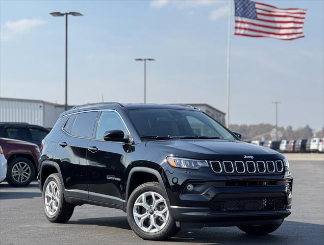 2025 Jeep Compass COMPASS LATITUDE 4X4