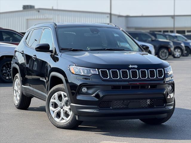 2025 Jeep Compass COMPASS LATITUDE 4X4