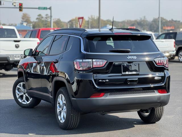 2025 Jeep Compass COMPASS LATITUDE 4X4