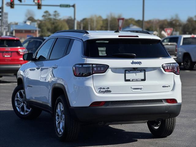 2025 Jeep Compass COMPASS LATITUDE 4X4