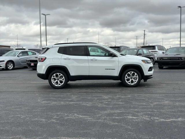 2025 Jeep Compass COMPASS LATITUDE 4X4