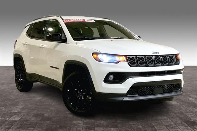 2025 Jeep Compass COMPASS LATITUDE 4X4