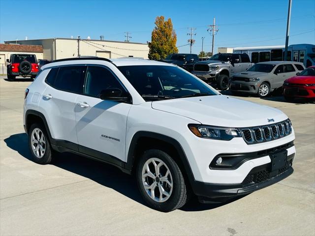 2025 Jeep Compass COMPASS LATITUDE 4X4