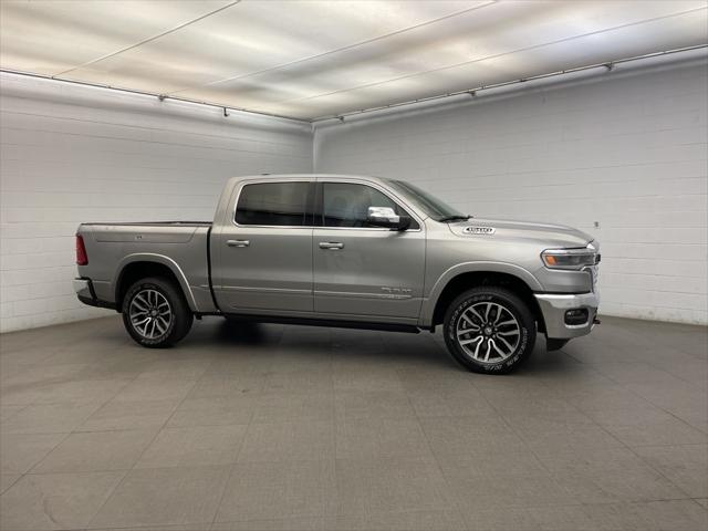 2025 RAM Ram 1500 RAM 1500 LIMITED CREW CAB 4X4 57 BOX