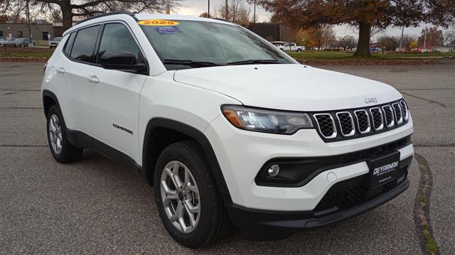 2025 Jeep Compass COMPASS LATITUDE 4X4