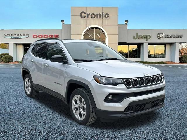 2025 Jeep Compass COMPASS LATITUDE 4X4