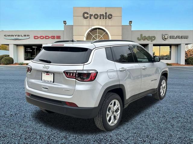 2025 Jeep Compass COMPASS LATITUDE 4X4