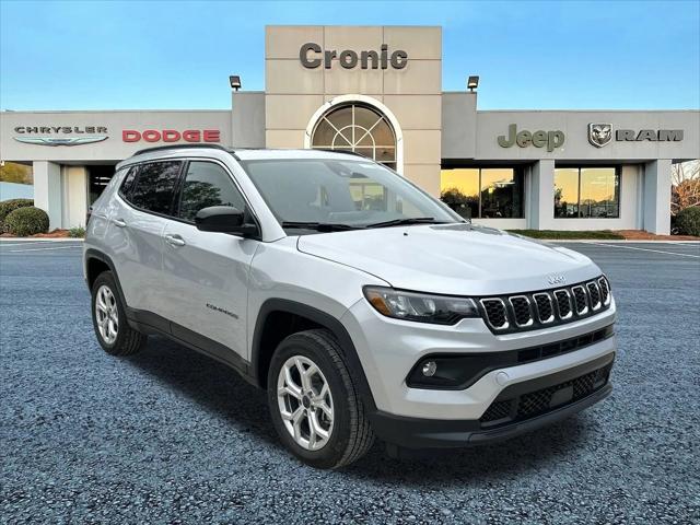 2025 Jeep Compass COMPASS LATITUDE 4X4