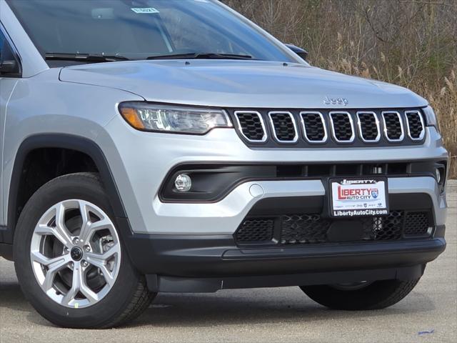 2025 Jeep Compass COMPASS LATITUDE 4X4