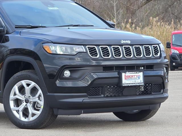 2025 Jeep Compass COMPASS LATITUDE 4X4