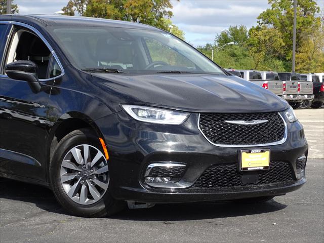 2023 Chrysler Pacifica Hybrid Touring L