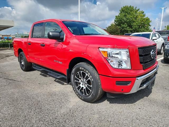 2022 Nissan TITAN Crew Cab SV 4x4