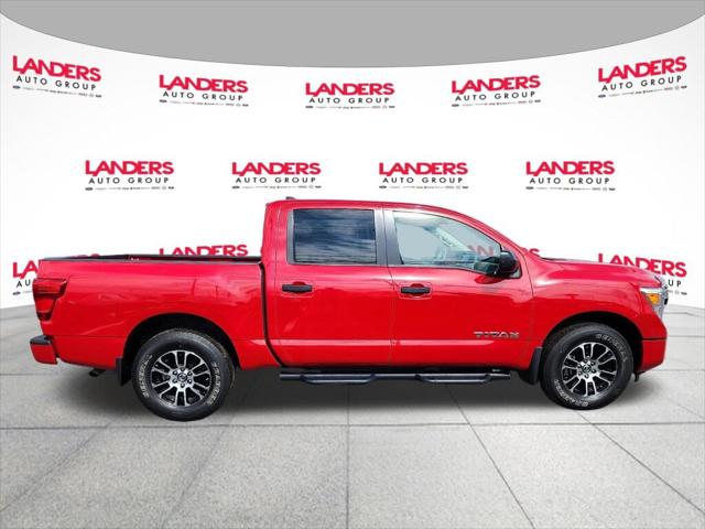 2022 Nissan TITAN Crew Cab SV 4x4