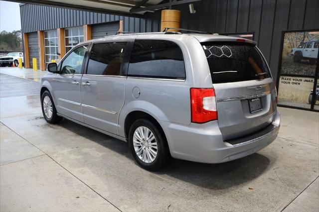 2013 Chrysler Town and Country Limited