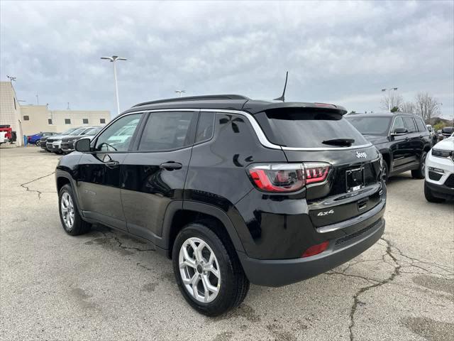 2025 Jeep Compass COMPASS LATITUDE 4X4